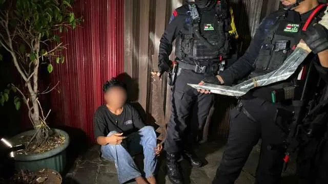 Gencar Patroli, Brimob Polda Metro Gagalkan Tawuran di Cawang dan Amankan Pelaku
