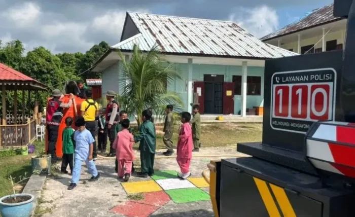 Polres Natuna Salurkan Air Bersih untuk Sekolah Terdampak Kekeringan