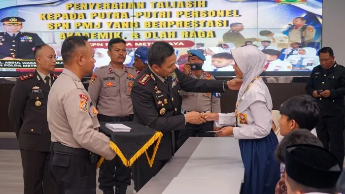 HUT ke-81 RI, SPN Polda Metro Jaya Salurkan Bantuan Pendidikan