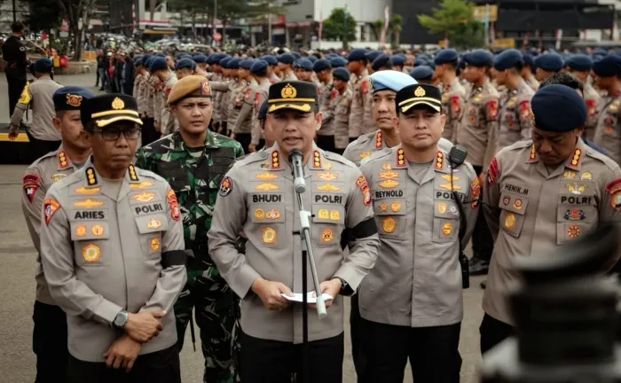 Ribuan Polisi Berpita Hitam Amankan 47 Aksi Massa di Jakarta